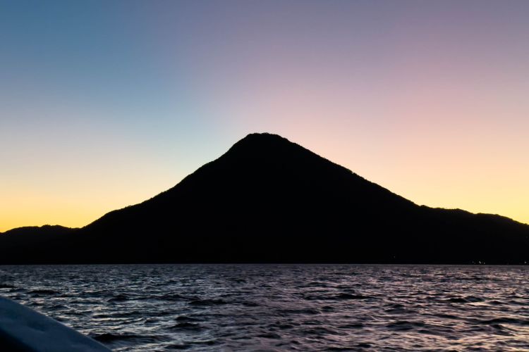 Lake Atitlán - Sander Hupkes Art