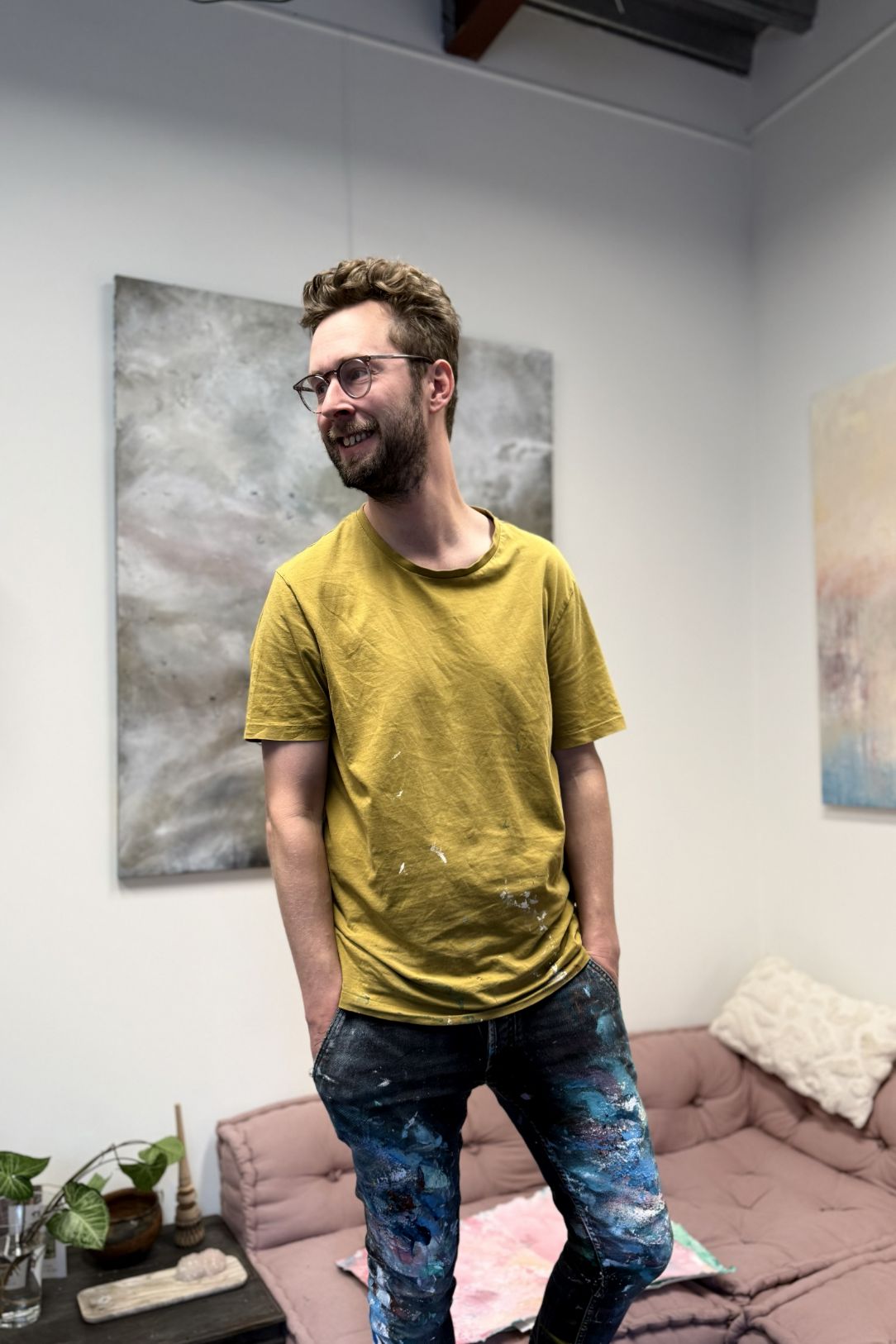 Artist Sander Hupkes in his art studio in Apeldoorn